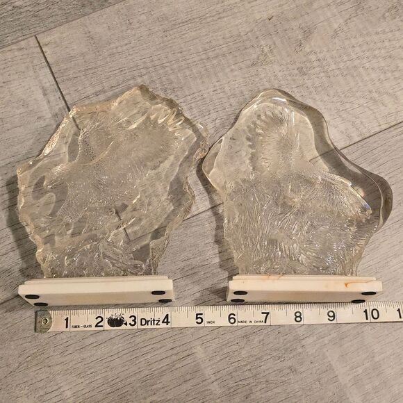 Vintage Lucite Carved Eagle Sculptures Paperweights glow under ultraviolet - Picture 6 of 7